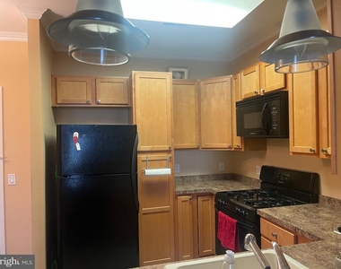 38 Maryland Avenue - Photo Thumbnail 5