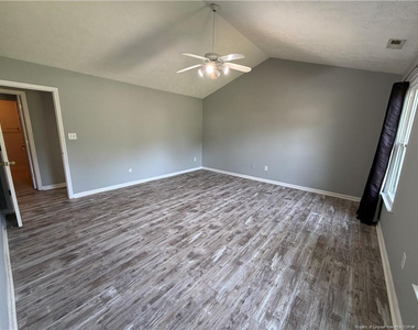 637 Spy Glass Drive - Photo Thumbnail 9