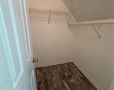 637 Spy Glass Drive - Photo Thumbnail 20