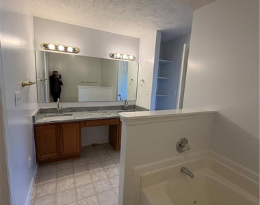 637 Spy Glass Drive - Photo Thumbnail 11