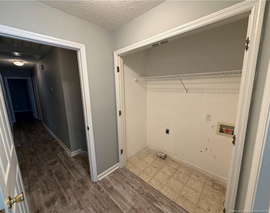 637 Spy Glass Drive - Photo Thumbnail 21