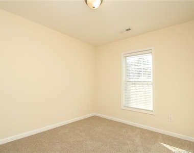 3921 Volkswalk Place - Photo Thumbnail 25