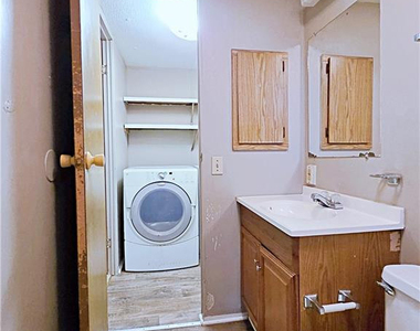826 Rembrandt Drive - Photo Thumbnail 20