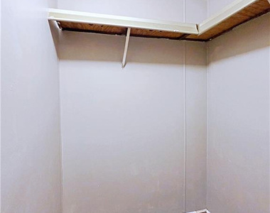 826 Rembrandt Drive - Photo Thumbnail 14