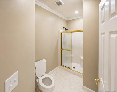 340 Interchange Drive - Photo Thumbnail 12