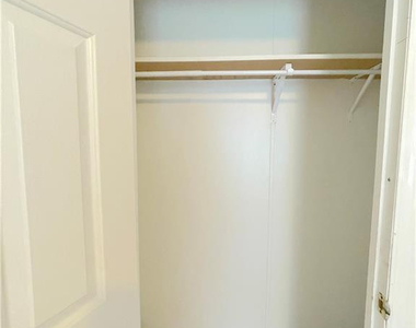 424 Washington Lane - Photo Thumbnail 19