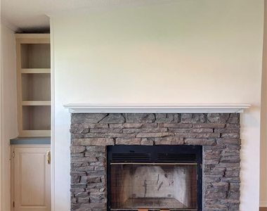 424 Washington Lane - Photo Thumbnail 7