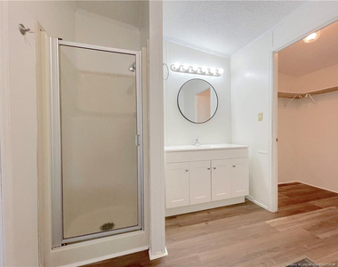 424 Washington Lane - Photo Thumbnail 25