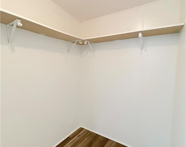 424 Washington Lane - Photo Thumbnail 26