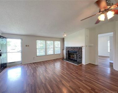424 Washington Lane - Photo Thumbnail 6