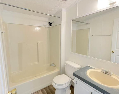 424 Washington Lane - Photo Thumbnail 20