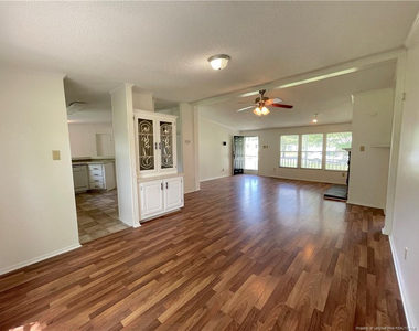 424 Washington Lane - Photo Thumbnail 10