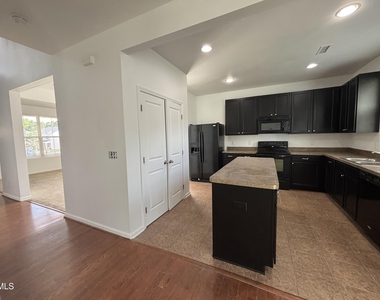 101 Red Bird Drive - Photo Thumbnail 18