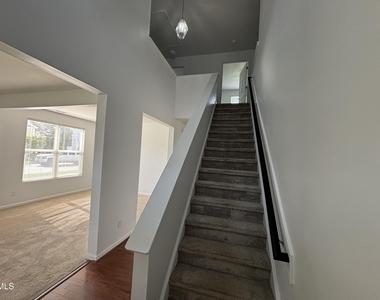 101 Red Bird Drive - Photo Thumbnail 23