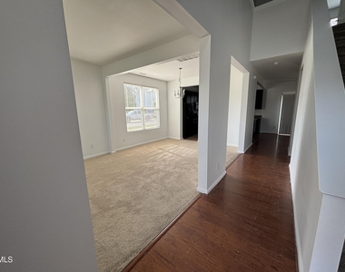 101 Red Bird Drive - Photo Thumbnail 8