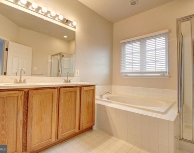 9394 Penrose Street - Photo Thumbnail 18