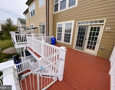 9394 Penrose Street - Photo Thumbnail 31