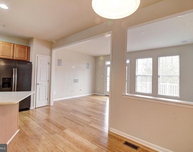 9394 Penrose Street - Photo Thumbnail 8