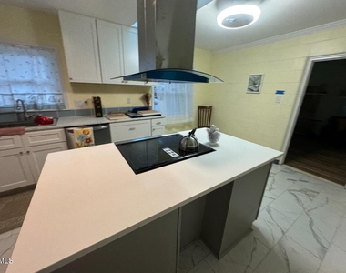 1305 Lynn Road - Photo Thumbnail 7