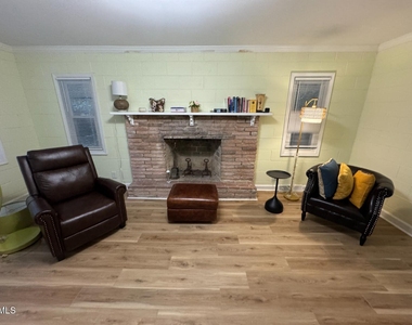 1305 Lynn Road - Photo Thumbnail 4
