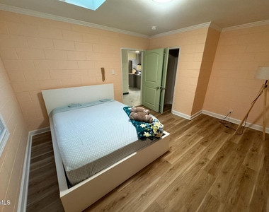1305 Lynn Road - Photo Thumbnail 11