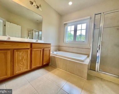 3514 Tabard Lane - Photo Thumbnail 20