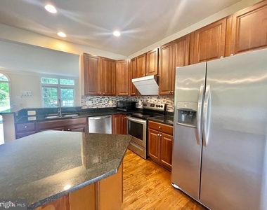 3514 Tabard Lane - Photo Thumbnail 8