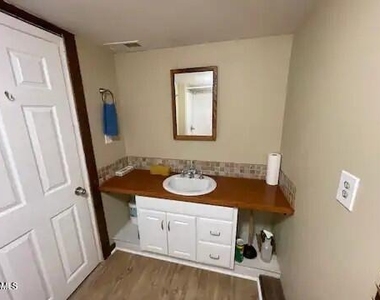 3041 Carpenter Upchurch Road - Photo Thumbnail 12