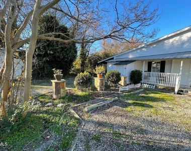 3041 Carpenter Upchurch Road - Photo Thumbnail 16
