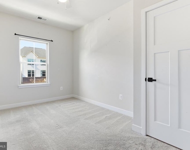 5927 Pecking Stone St - Photo Thumbnail 12