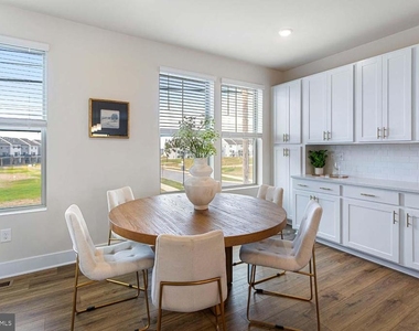 240 Monroe - Photo Thumbnail 10