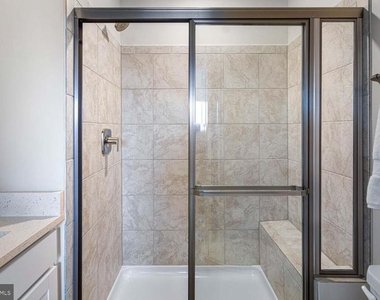 240 Monroe - Photo Thumbnail 18