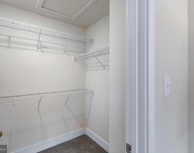 240 Monroe - Photo Thumbnail 15