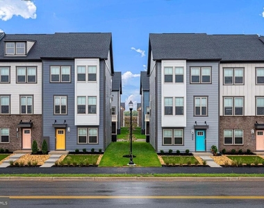 240 Monroe - Photo Thumbnail 1
