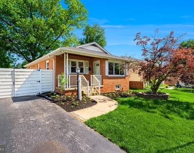 606 Apple Avenue - Photo Thumbnail 2