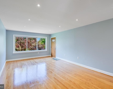 606 Apple Avenue - Photo Thumbnail 4
