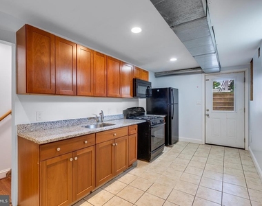 606 Apple Avenue - Photo Thumbnail 13