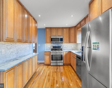 606 Apple Avenue - Photo Thumbnail 6