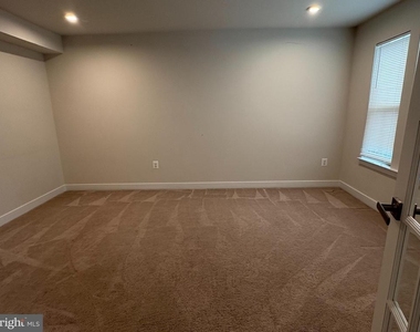 8711 Shady Pines Drive - Photo Thumbnail 2