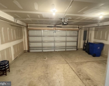 8711 Shady Pines Drive - Photo Thumbnail 13