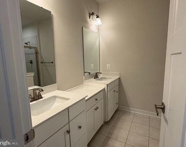 8711 Shady Pines Drive - Photo Thumbnail 8