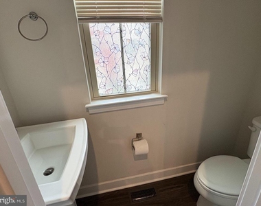 8711 Shady Pines Drive - Photo Thumbnail 11