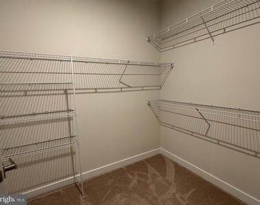 8711 Shady Pines Drive - Photo Thumbnail 9