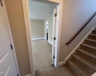 3827 Glenhaven Road - Photo Thumbnail 16