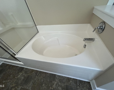 3827 Glenhaven Road - Photo Thumbnail 22