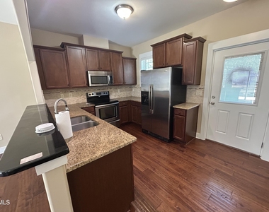 3827 Glenhaven Road - Photo Thumbnail 4