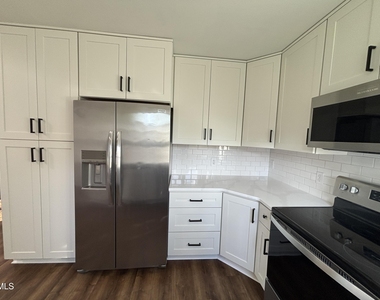 170 Devin Drive - Photo Thumbnail 21