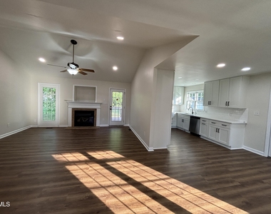 170 Devin Drive - Photo Thumbnail 8