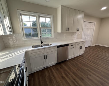 170 Devin Drive - Photo Thumbnail 2
