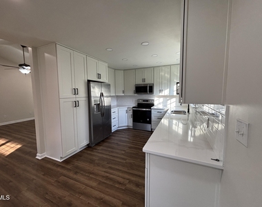 170 Devin Drive - Photo Thumbnail 15